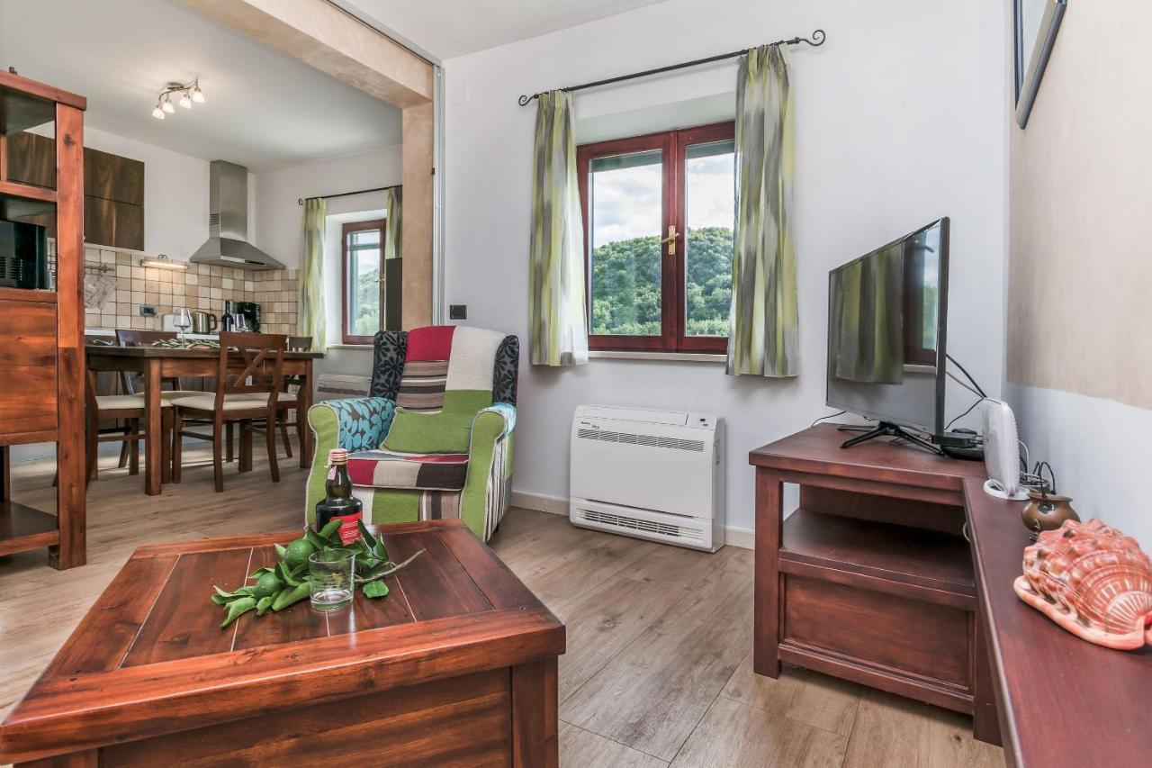 Villa Holiday Home Zvecanje Zewnętrze zdjęcie