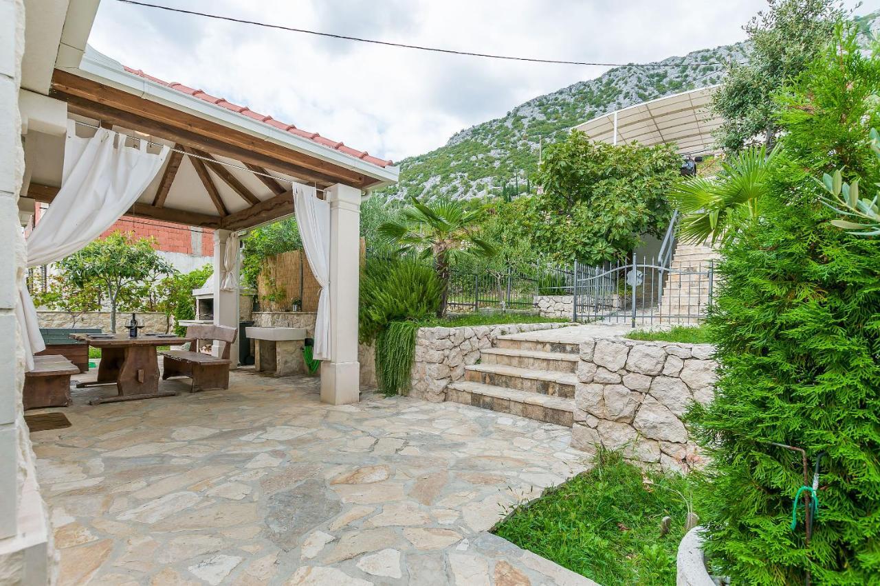 Villa Holiday Home Zvecanje Zewnętrze zdjęcie