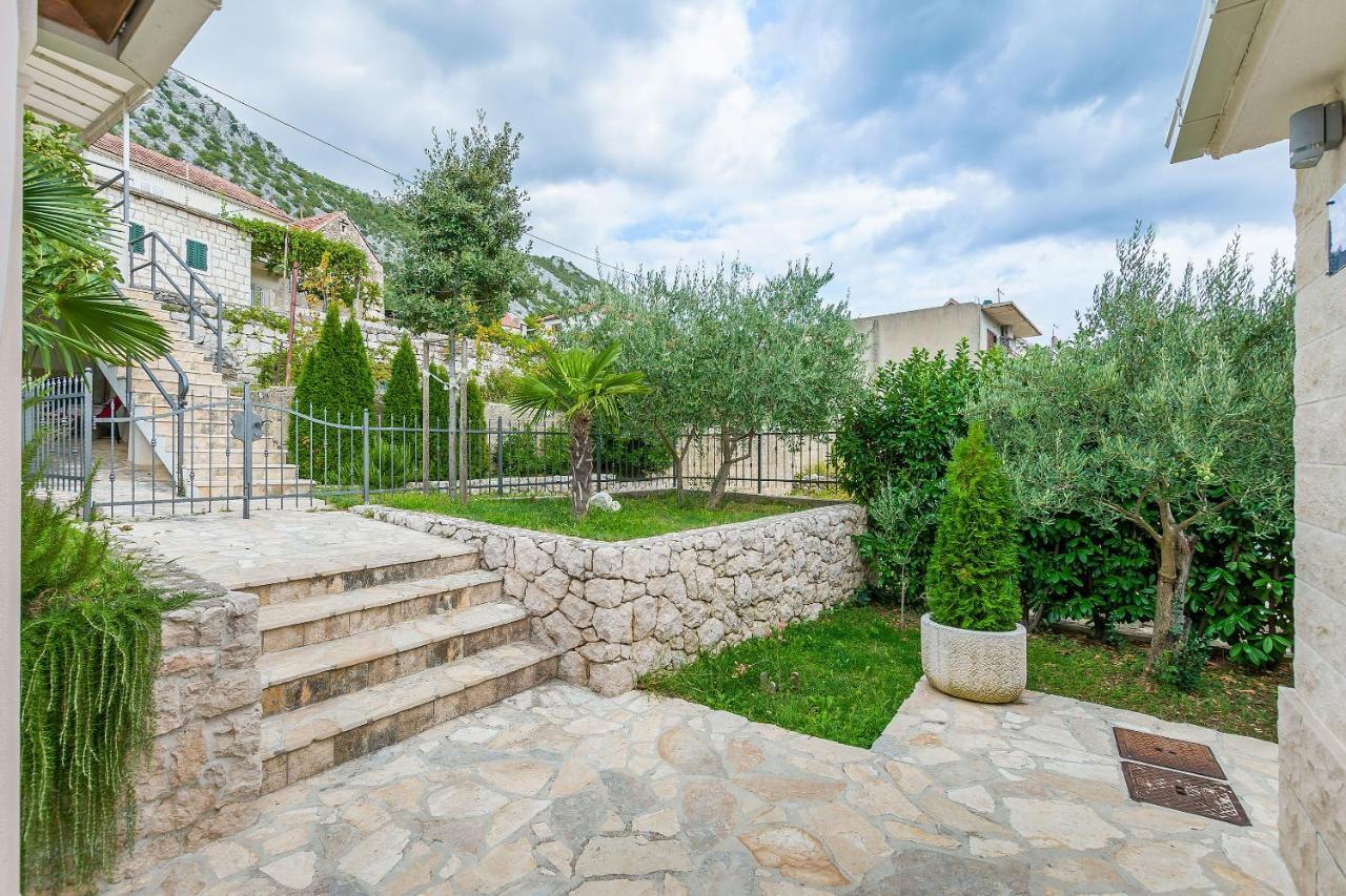 Villa Holiday Home Zvecanje Zewnętrze zdjęcie