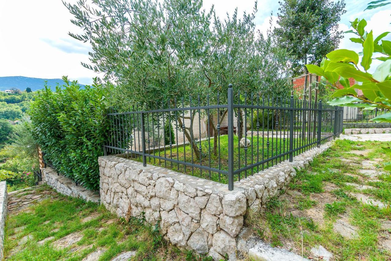 Villa Holiday Home Zvecanje Zewnętrze zdjęcie