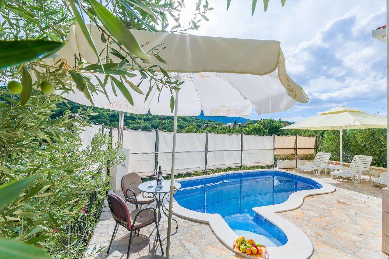 Villa Holiday Home Zvecanje Zewnętrze zdjęcie